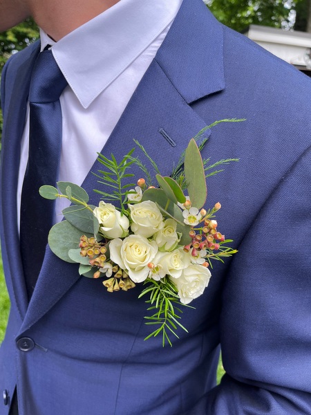 Rac's Pocket Square (White) from Racanello Florist in Stamford, CT